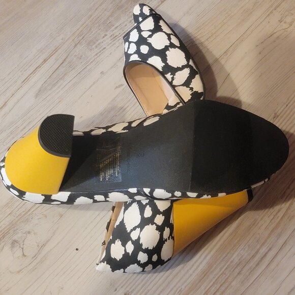 Black and Yellow Heels.  New and adorable size 9 - Picture 4 of 5